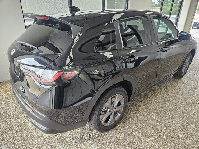 New 2027 Honda HR-V LX image 2