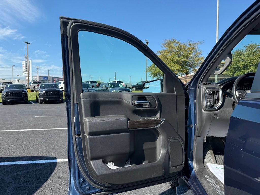 Used 2019 Chevrolet Silverado 1500 RST w/ All-Star Edition AWD/4WD image 21