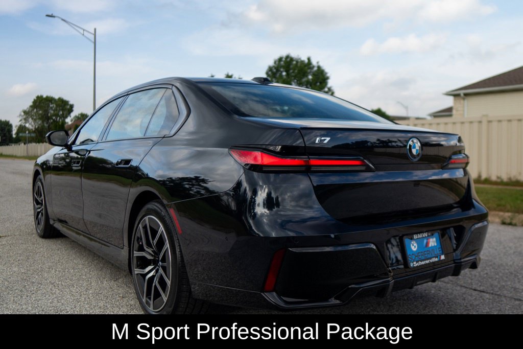 Certified 2024 BMW i7 xDrive60 w/ Executive Package AWD/4WD image 7