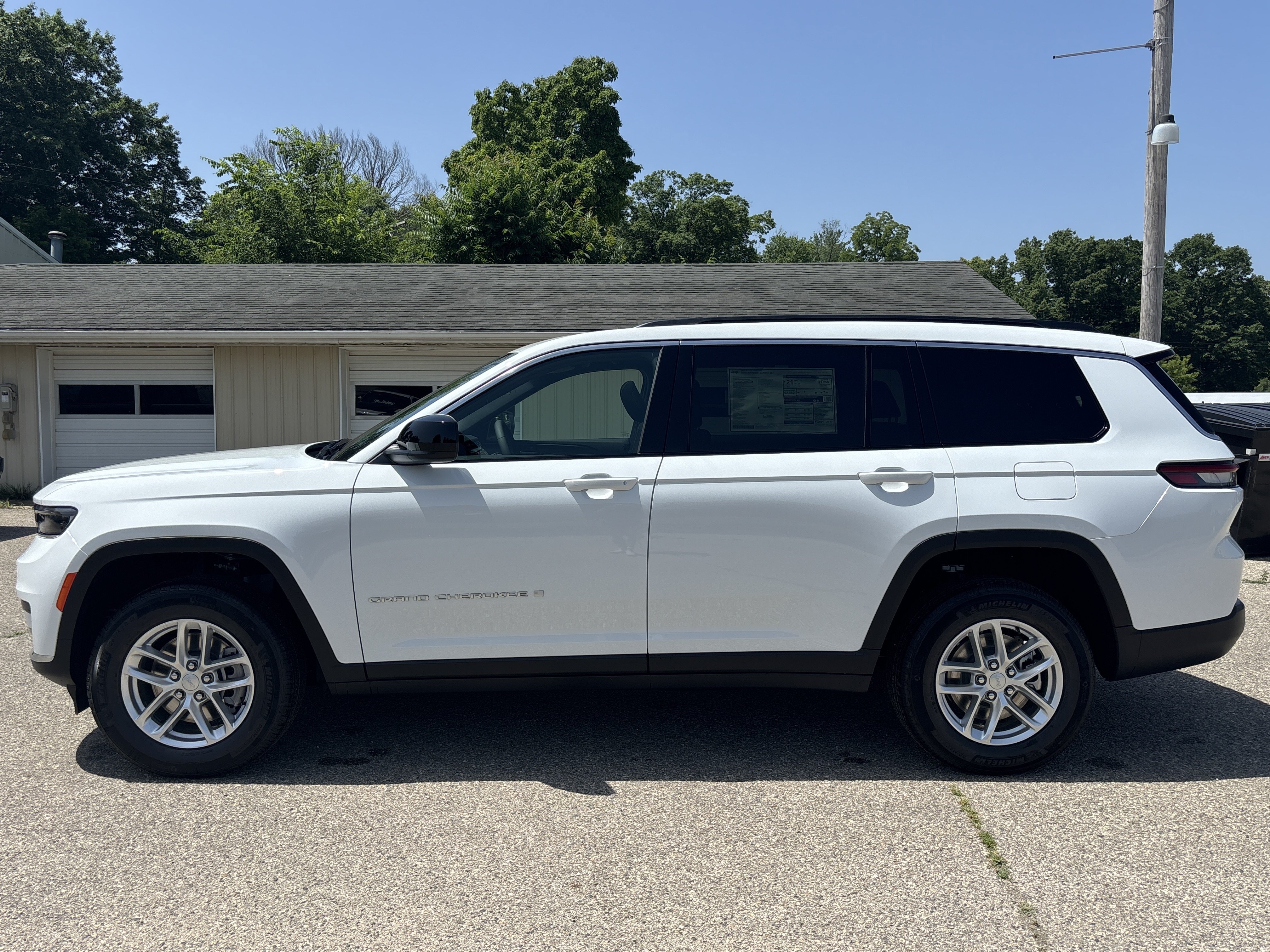 New 2026 Jeep Grand Cherokee L 4WD image 9