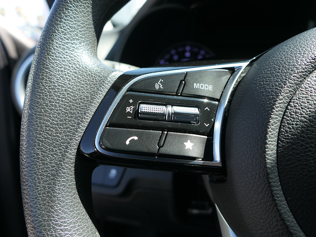 Used 2023 Kia Forte LXS w/ LXS Technology Package FWD image 14