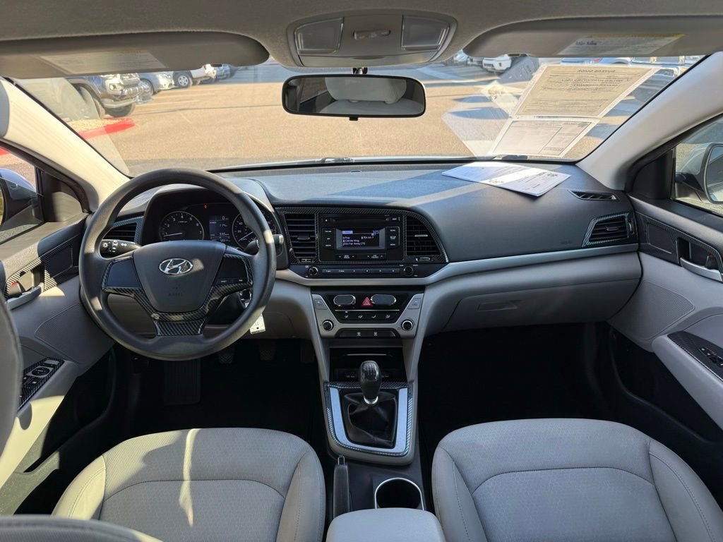 Used 2017 Hyundai Elantra SE image 16