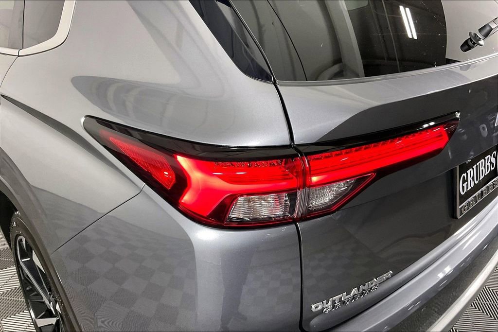 Used 2024 Mitsubishi Outlander SE FWD image 41