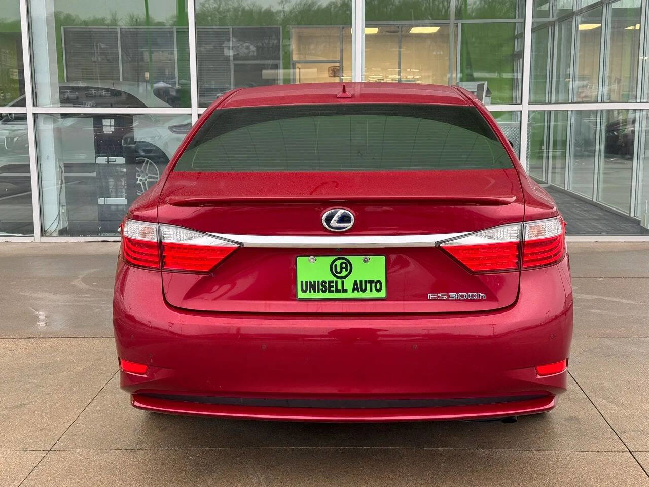 Used 2014 Lexus ES 300h w/ Luxury Package w/Bamboo Trim FWD image 6