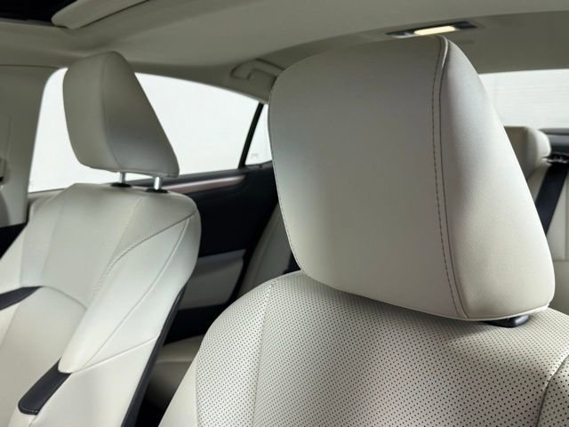 Certified 2025 Lexus ES 300h 300h w/ Premium Package image 17