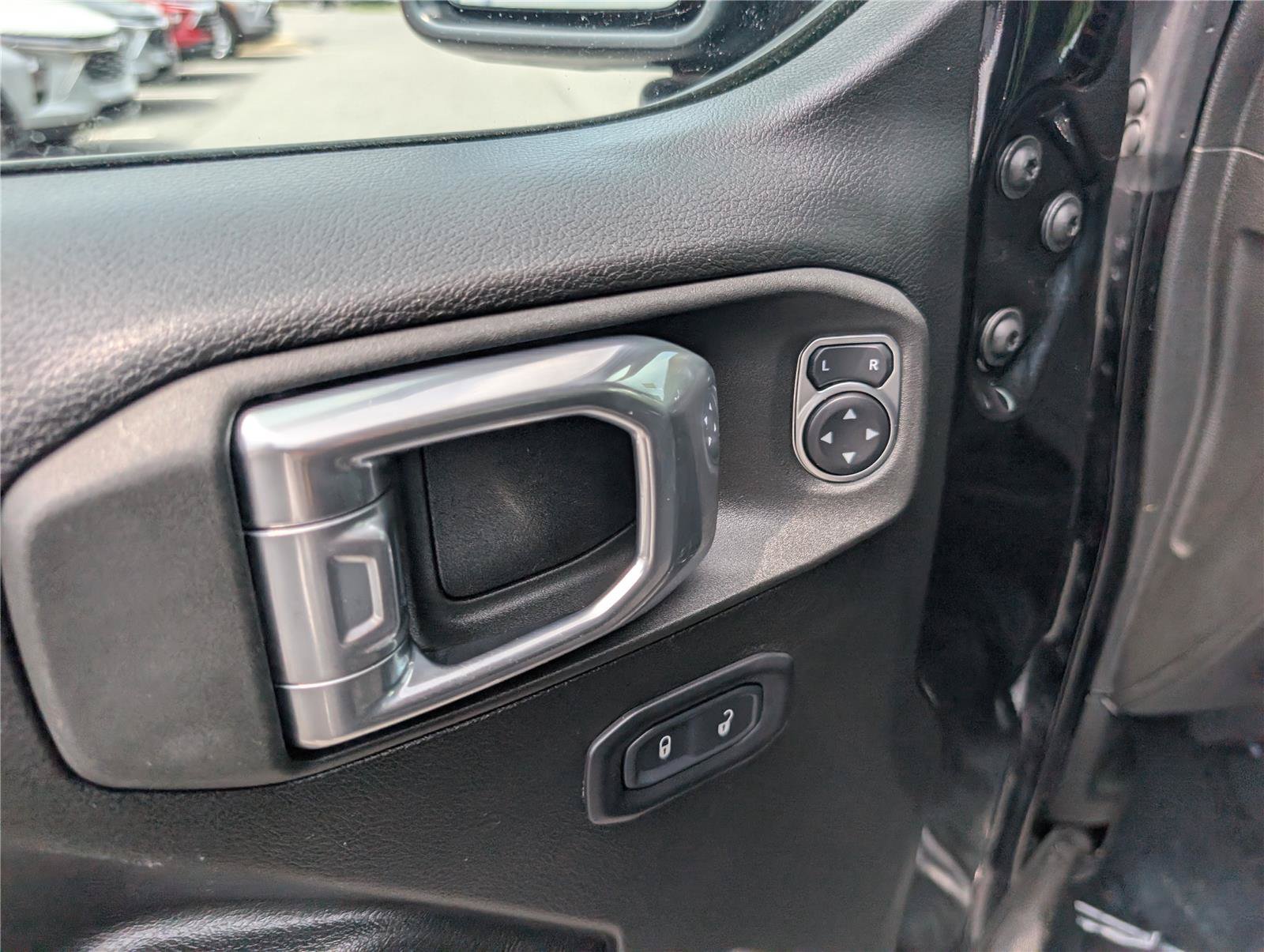 Used 2022 Jeep Wrangler Sport AWD/4WD image 14