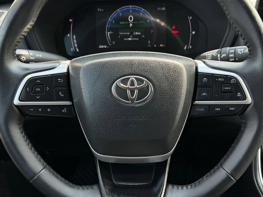 Used 2025 Toyota Grand Highlander AWD image 12