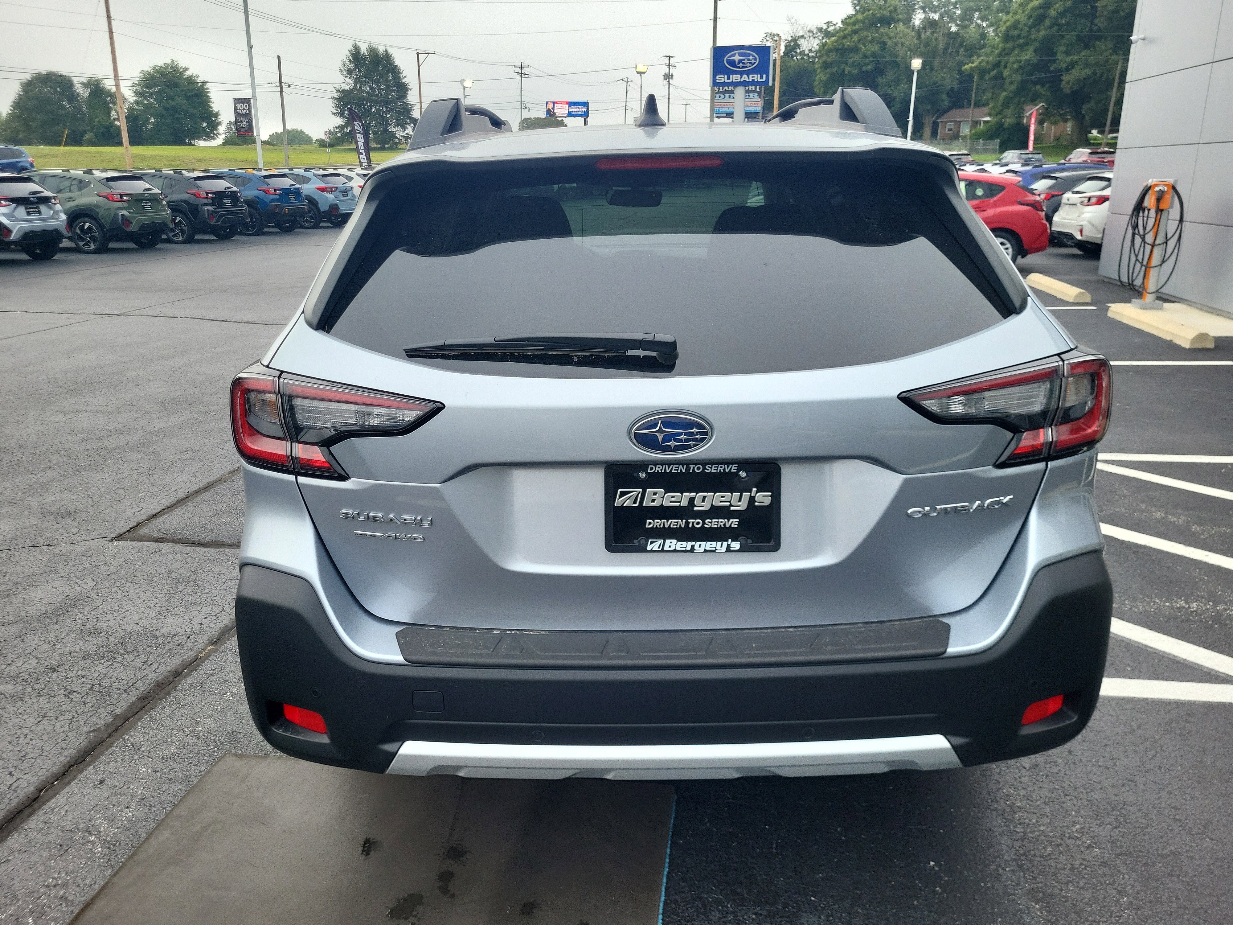 New 2025 Subaru Outback Limited image 3