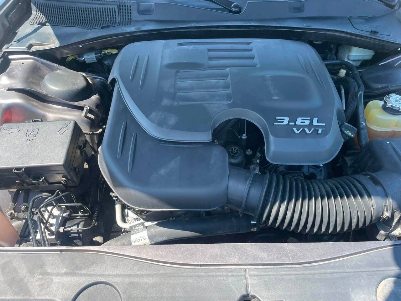 Used 2014 Dodge Charger SE RWD image 43