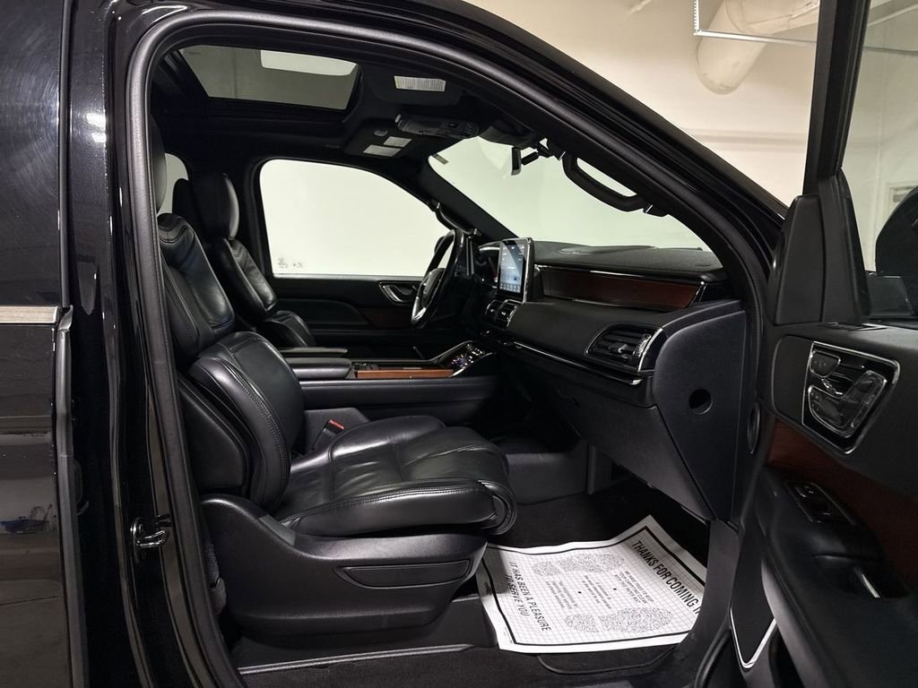 Used 2020 Lincoln Navigator L Reserve AWD/4WD image 23
