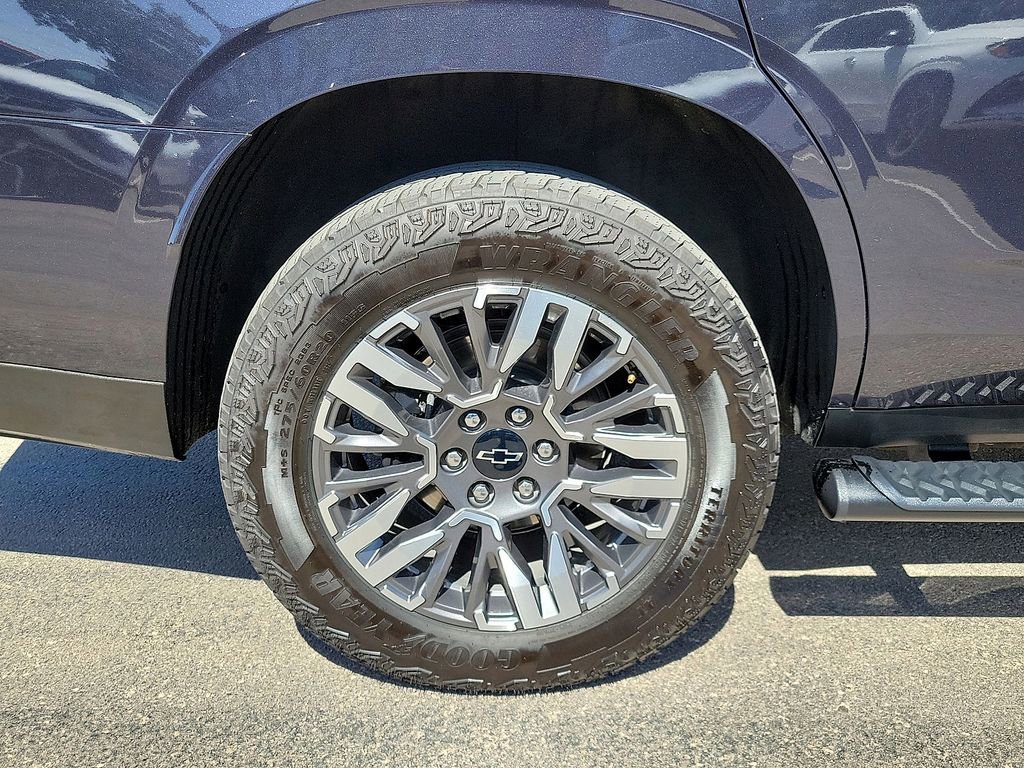 Used 2025 Chevrolet Tahoe Z71 AWD/4WD image 11