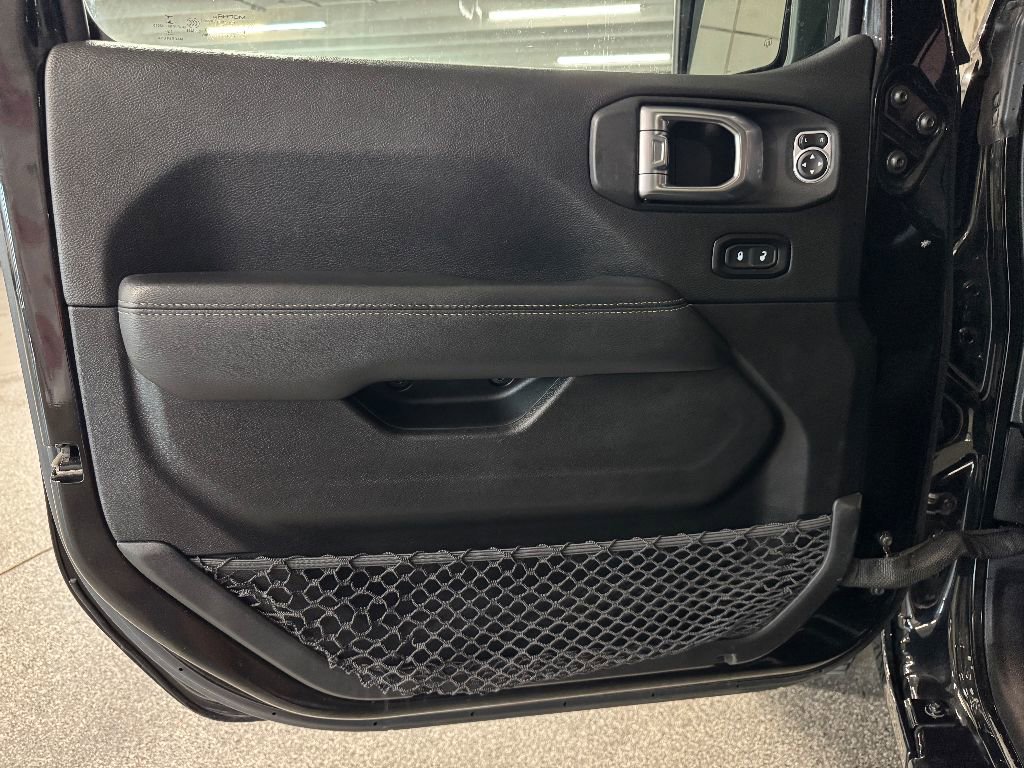 Used 2020 Jeep Gladiator Overland w/ Safety Group image 15