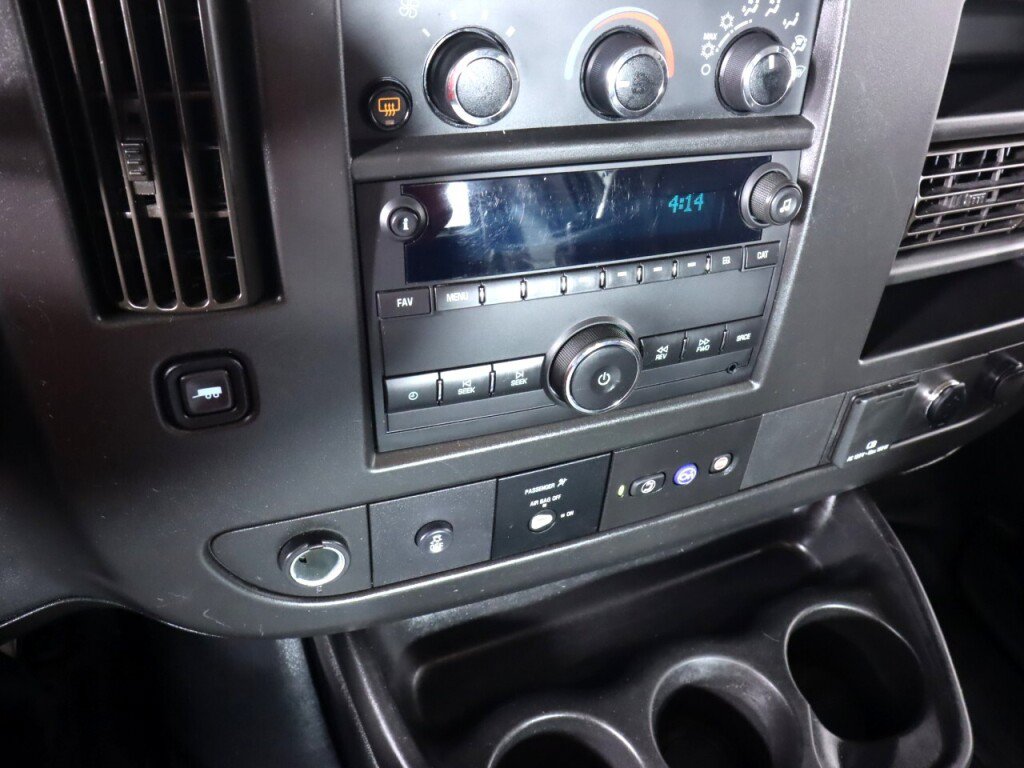 Used 2022 Chevrolet Express 3500 w/ Driver Convenience Package RWD image 17