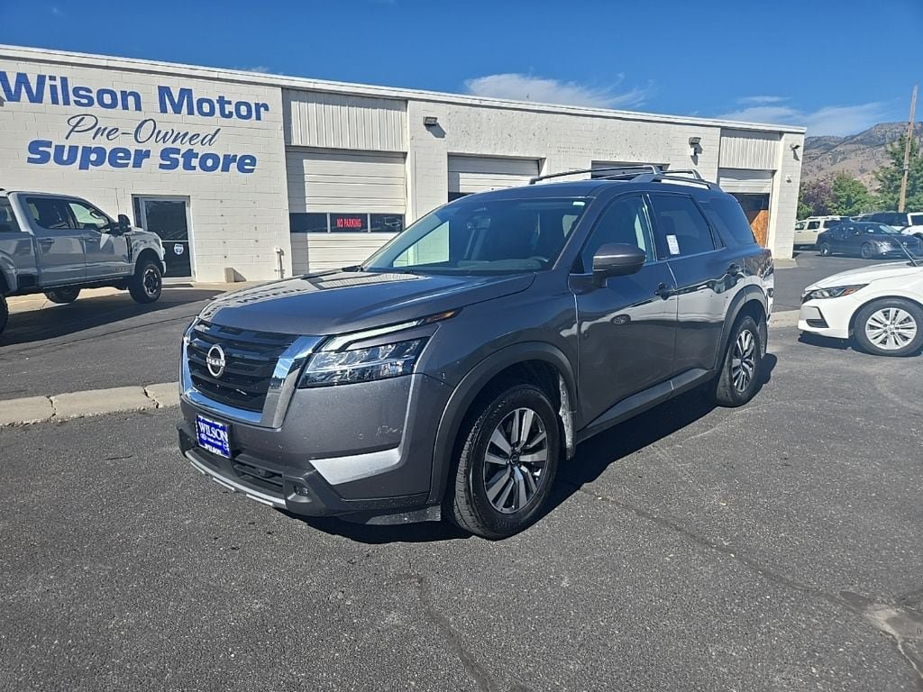 Used 2024 Nissan Pathfinder SL w/ Cargo Package