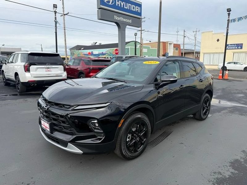New 2025 Chevrolet Blazer LT w/ Midnight/Sport Edition