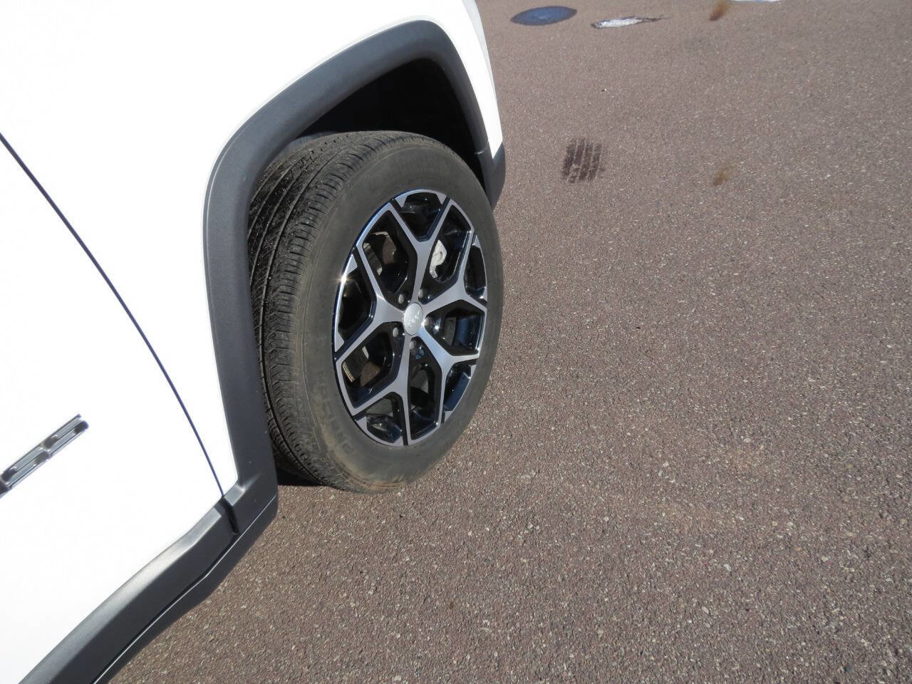 Used 2024 Jeep Compass Limited w/ Sun and Sound Group image 6