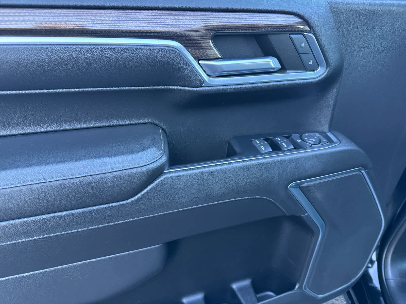 Used 2022 Chevrolet Silverado 1500 LT image 16