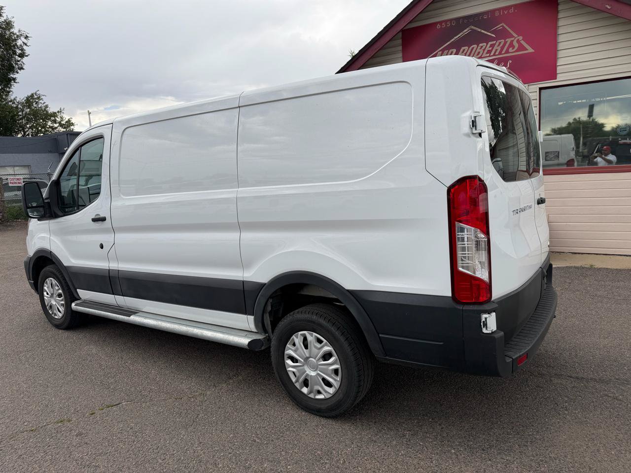 Used 2025 Ford Transit 250 Low Roof w/ Exterior Upgrade Package RWD image 3