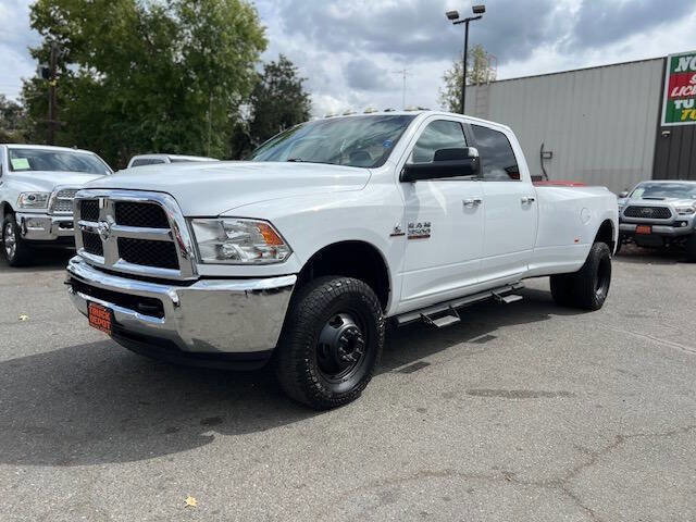 Used 2018 RAM 3500 SLT image 2