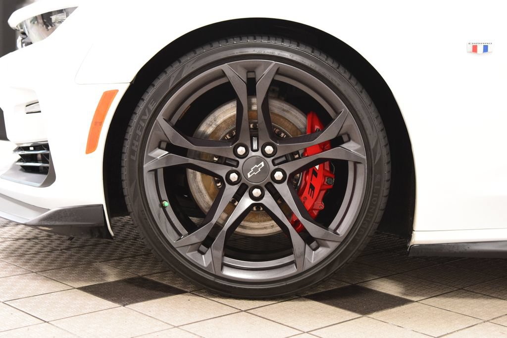 Used 2021 Chevrolet Camaro SS RWD image 28