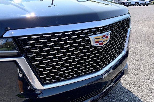 Used 2022 Cadillac Escalade ESV Premium Luxury w/ Performance Package AWD/4WD image 31