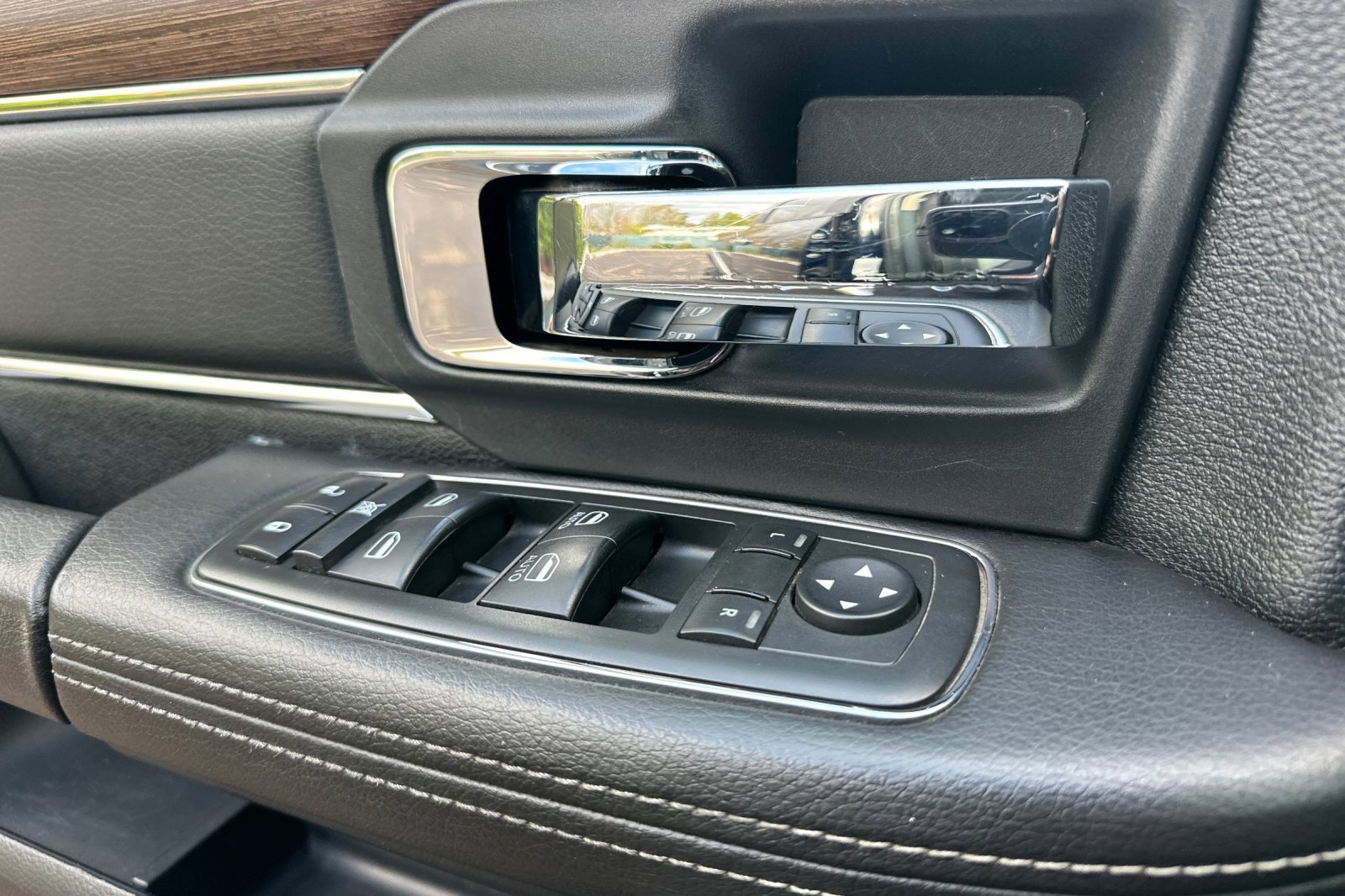 Used 2014 RAM 2500 Laramie image 11