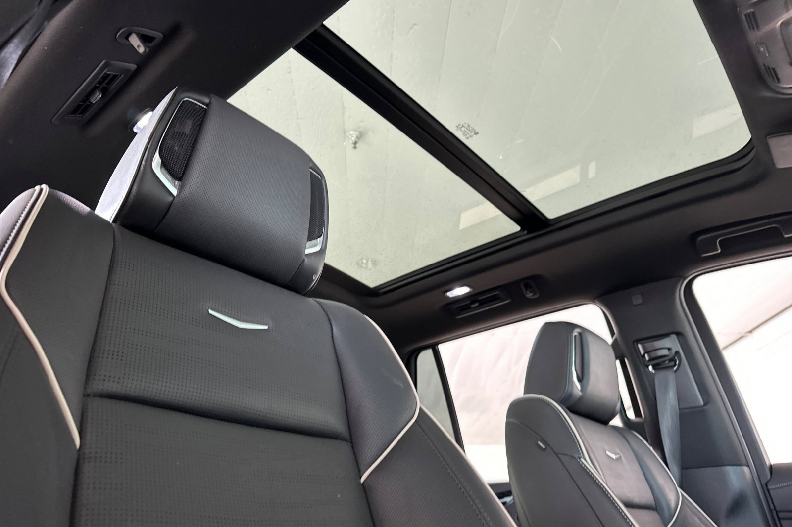 Used 2021 Cadillac Escalade Sport w/ Driver Assist Tech Package image 17