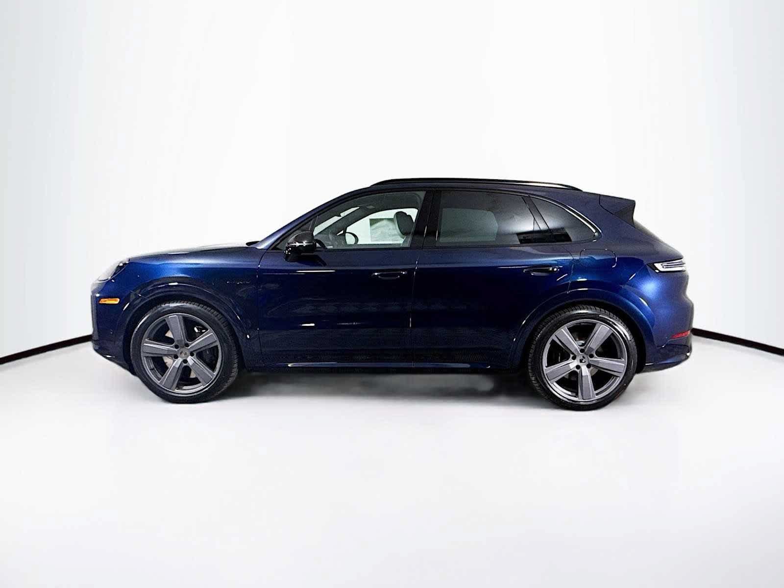 New 2025 Porsche Cayenne Turbo AWD/4WD image 2
