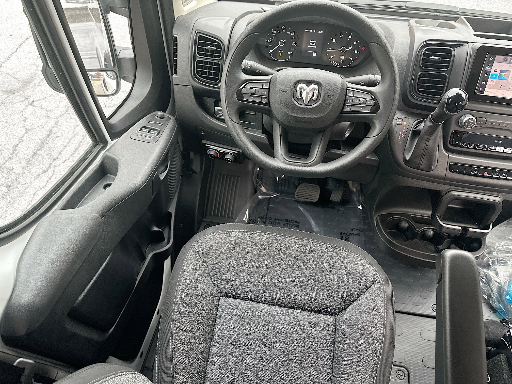 Used 2024 RAM ProMaster 2500 w/ Safety Group image 29