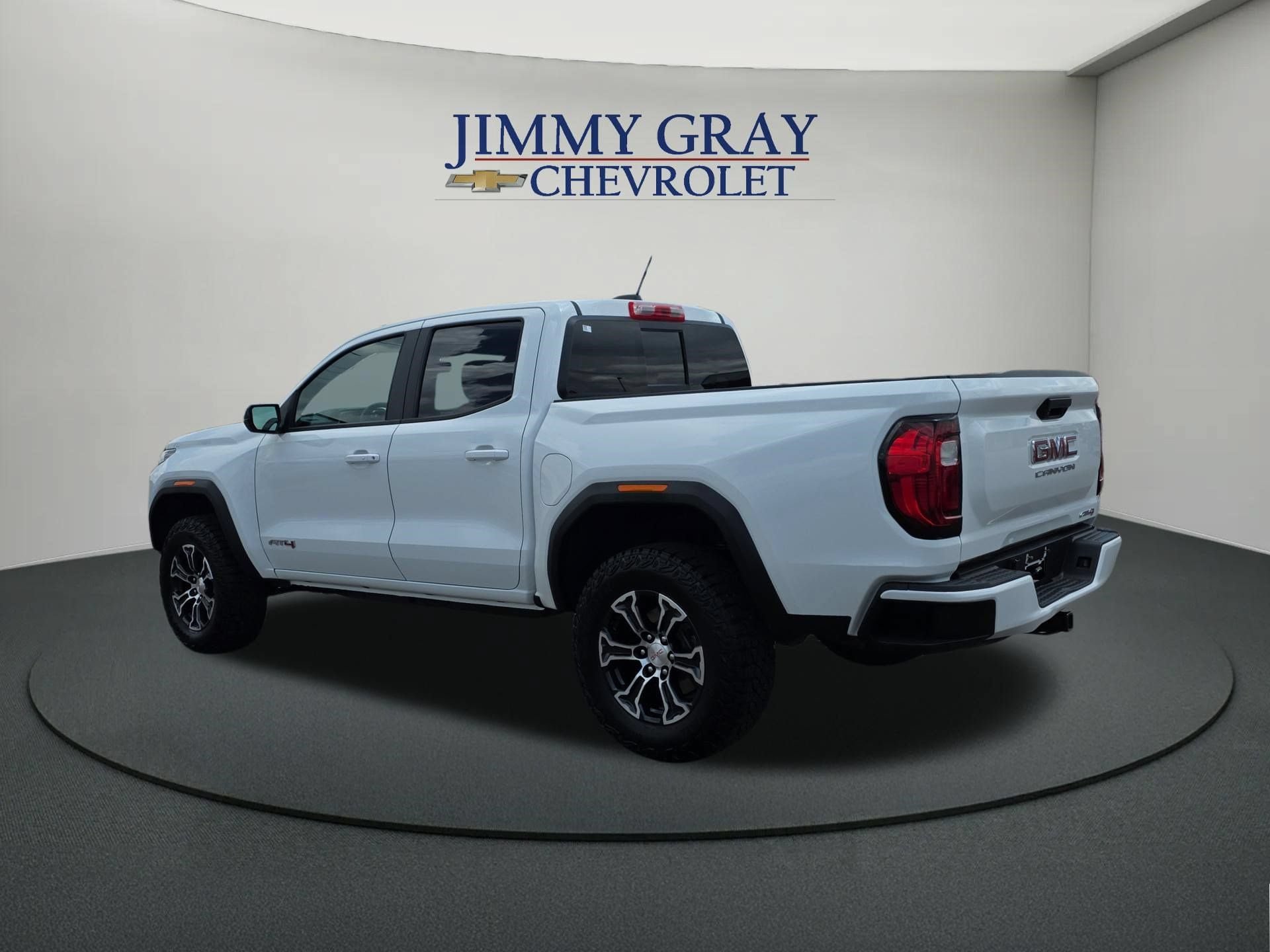 Used 2024 GMC Canyon AT4 AWD/4WD image 3