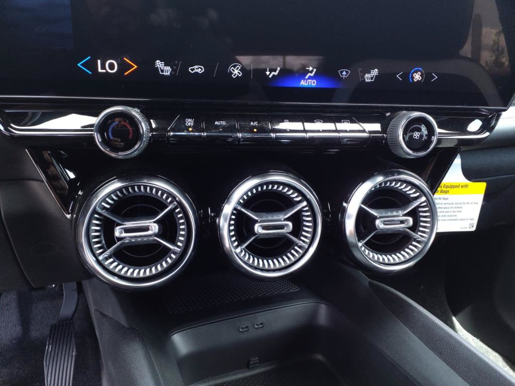 New 2024 Chevrolet Blazer EV LT AWD/4WD image 16