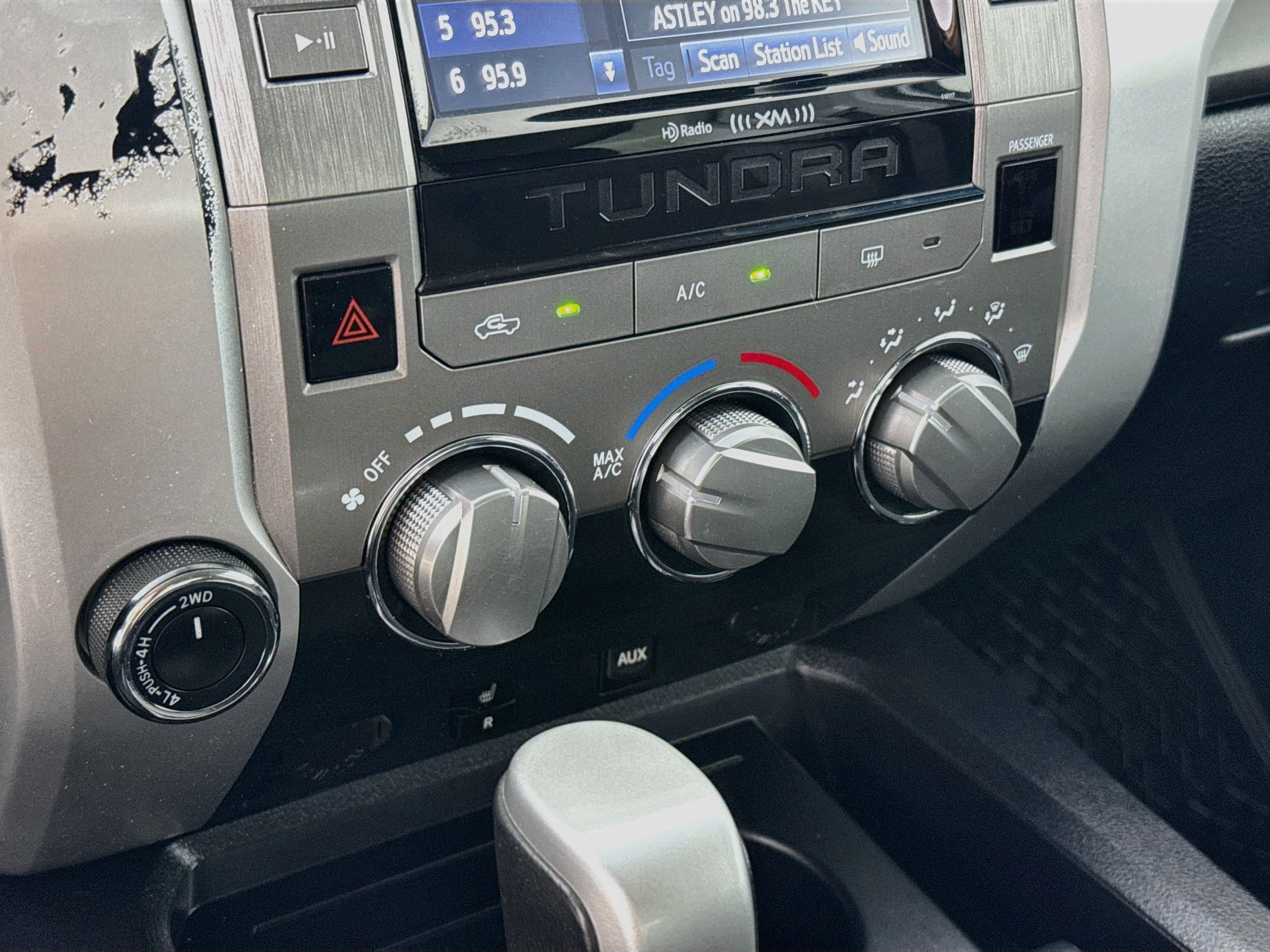 Used 2017 Toyota Tundra SR5 AWD/4WD image 18