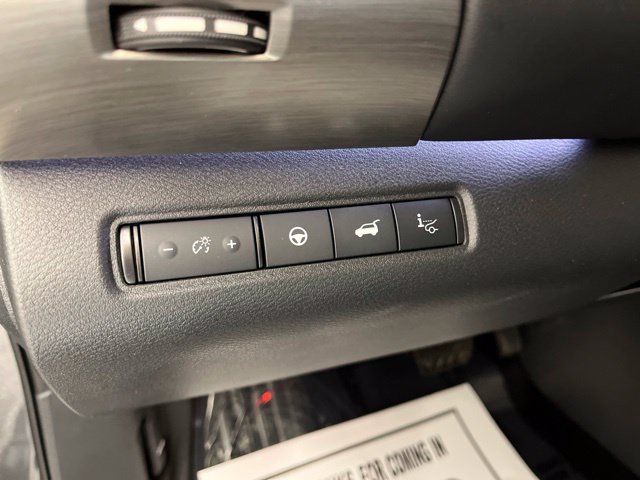 Used 2025 Nissan Pathfinder Platinum w/ Cargo Package FWD image 31