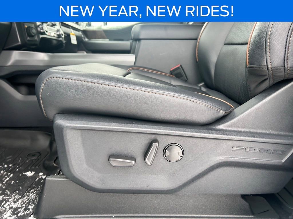 New 2026 Ford F350 Lariat w/ Black Appearance Package image 18