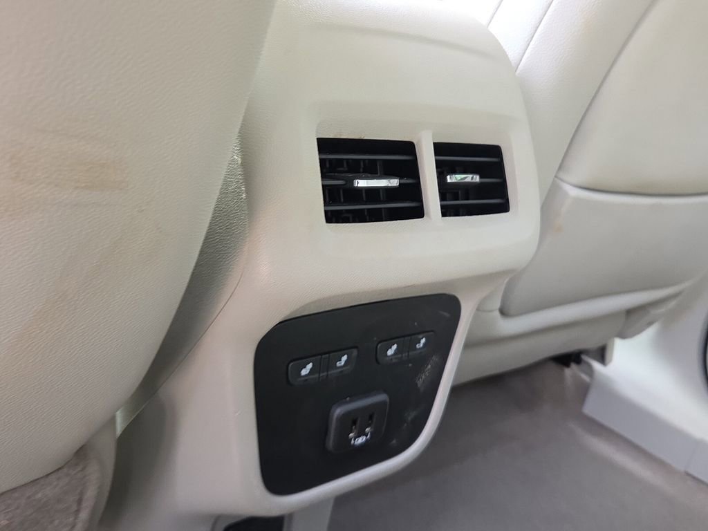 Used 2019 GMC Terrain Denali w/ Advanced Safety Package image 15