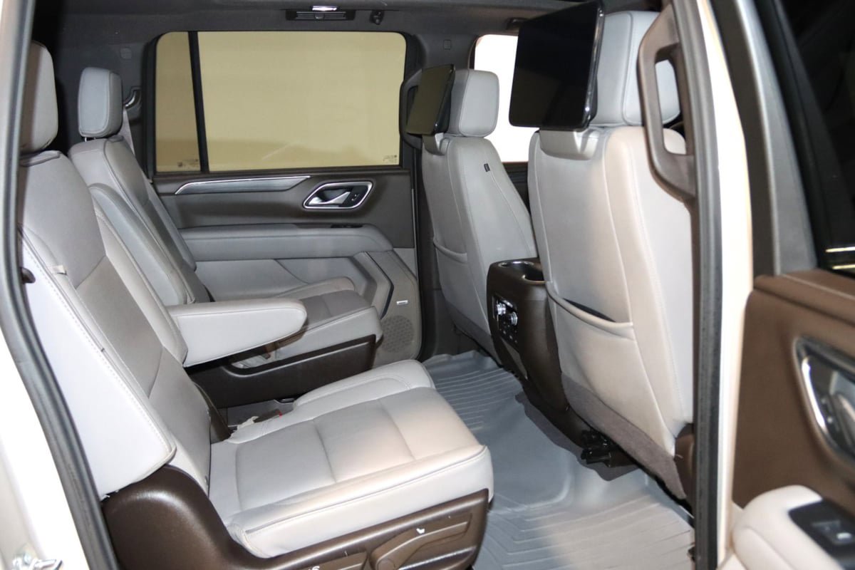 Used 2023 GMC Yukon XL SLT w/ SLT Premium Package AWD/4WD image 79