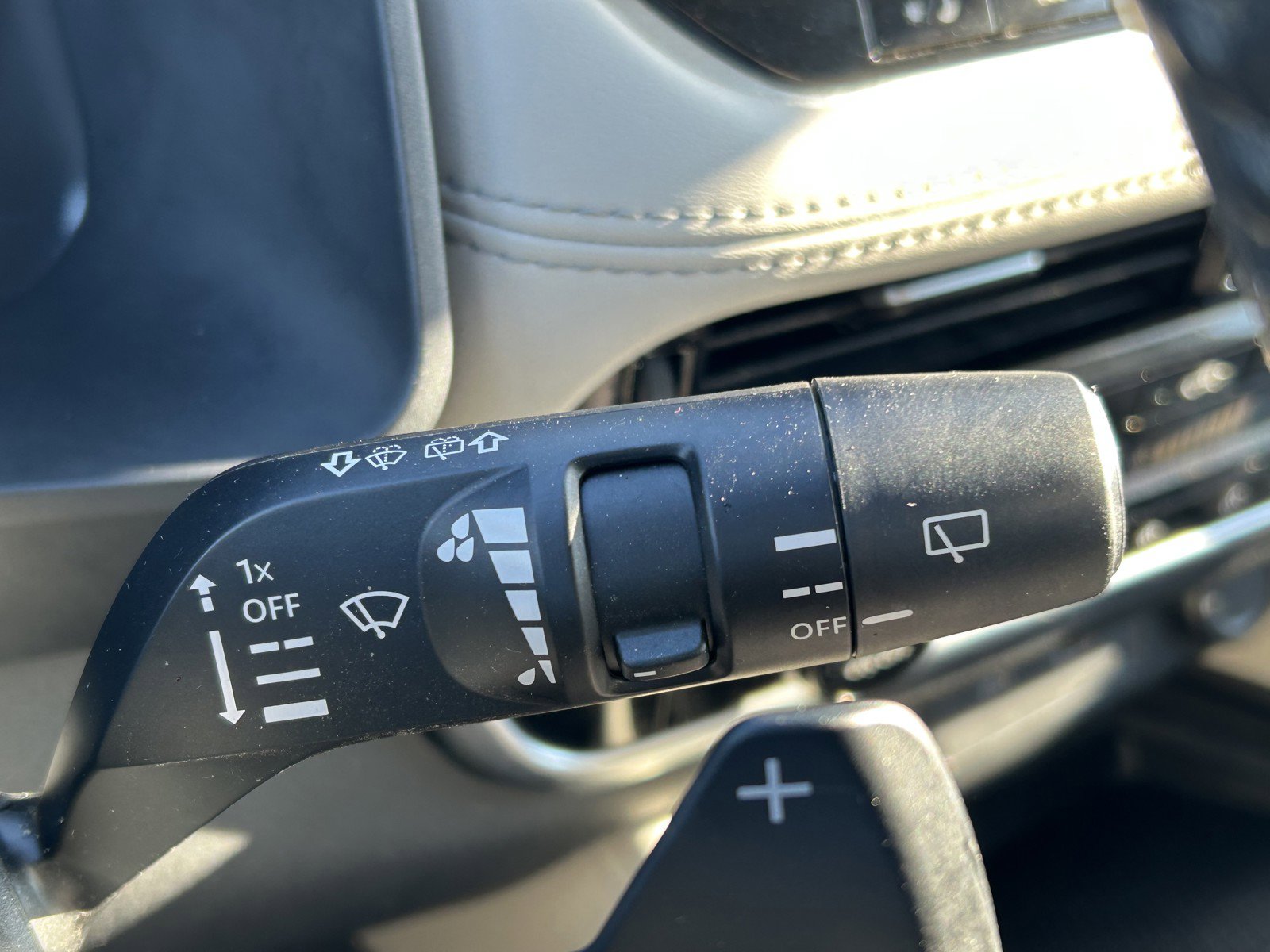 Used 2023 Nissan Rogue SL w/ SL Premium Package image 23