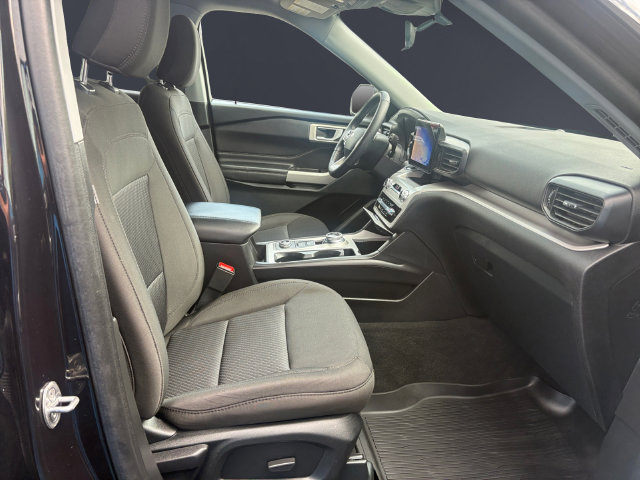 Used 2023 Ford Explorer XLT AWD/4WD image 15