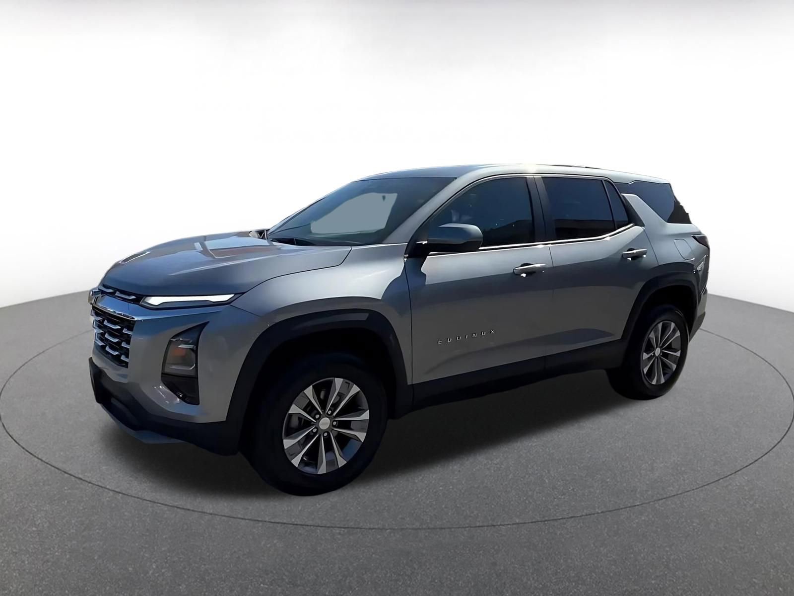 Used 2025 Chevrolet Equinox LT FWD image 7