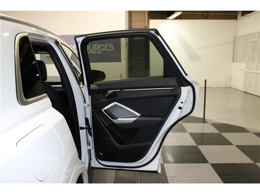 Used 2024 Audi Q3 2.0T Premium image 23