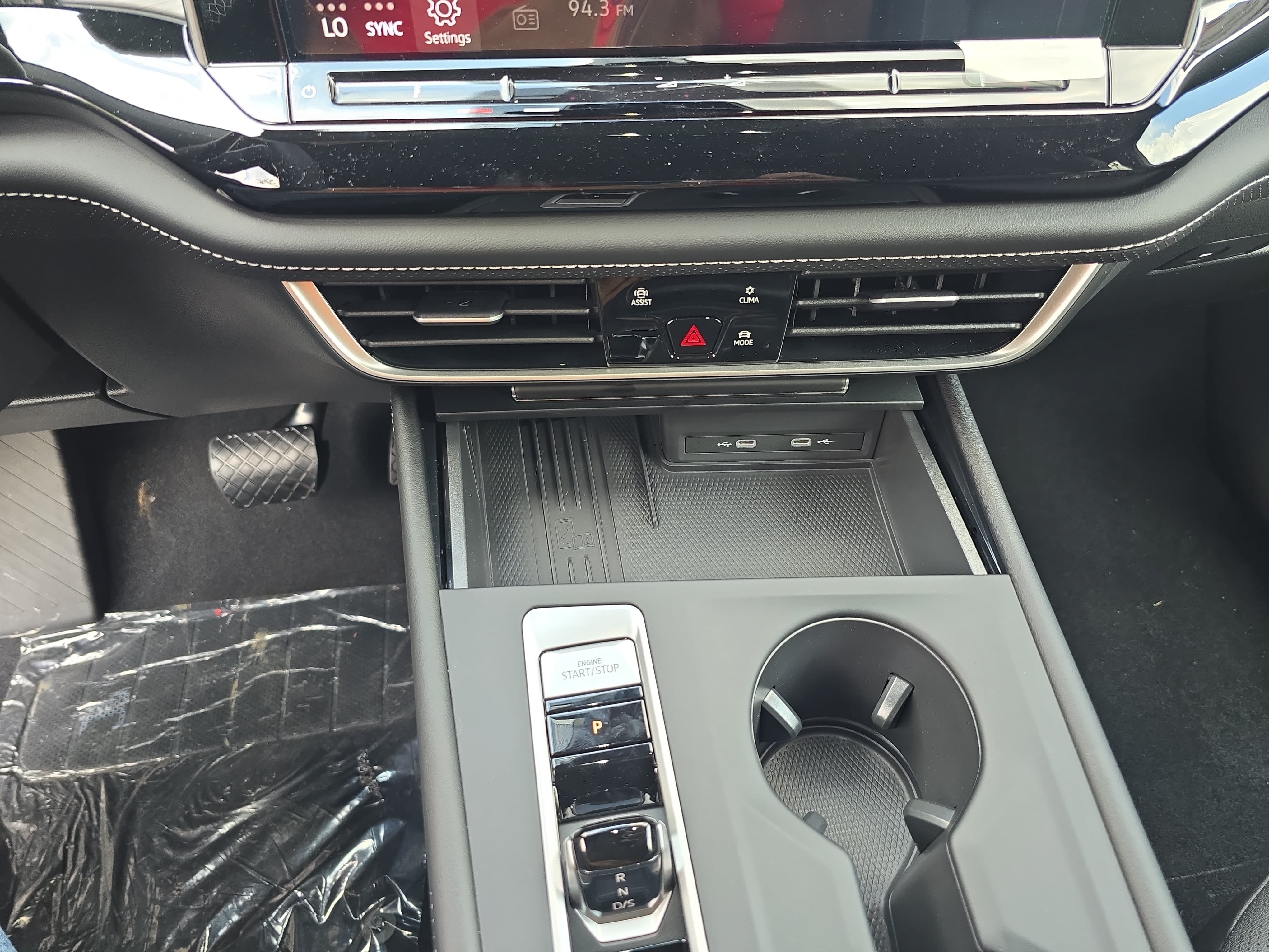 New 2026 Volkswagen Atlas Cross Sport SE FWD image 25