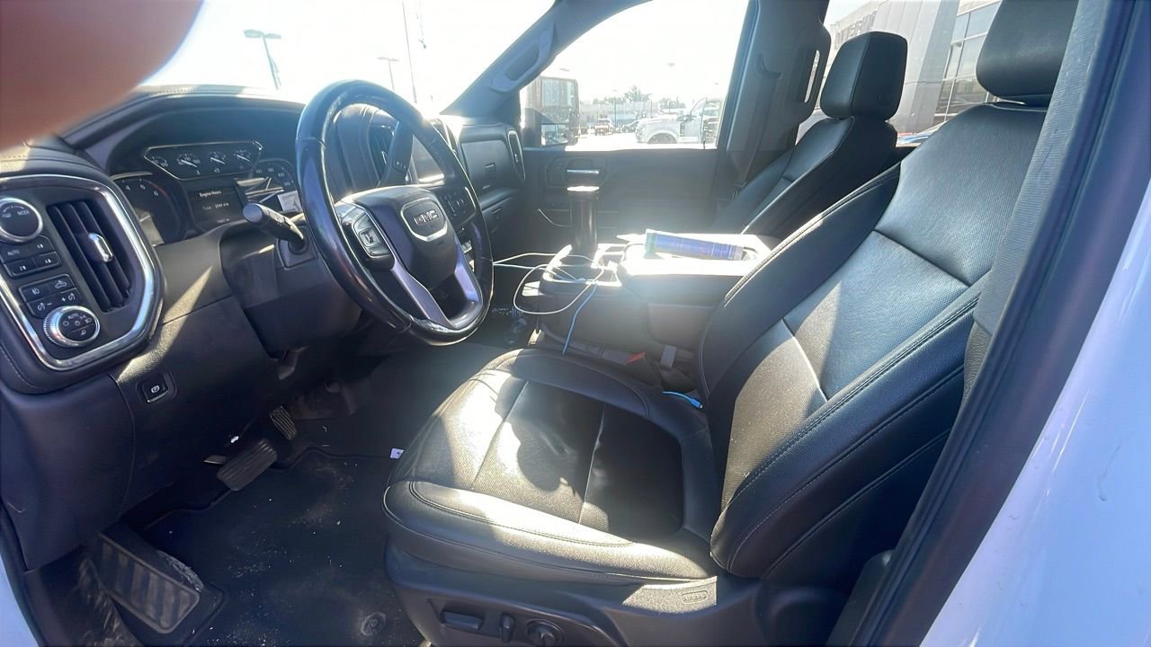 Used 2022 GMC Sierra 2500 SLT w/ X31 Off-Road Package AWD/4WD image 3