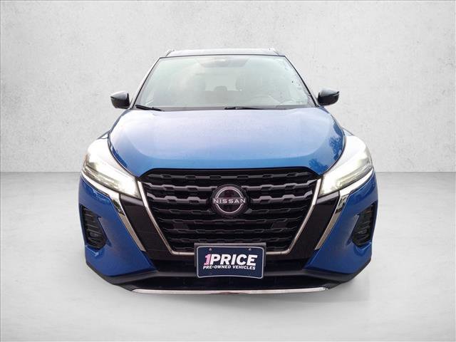 Used 2023 Nissan Kicks SR w/ SR Premium Package FWD image 2