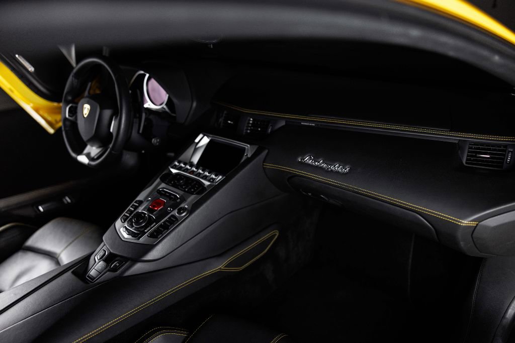 Used 2013 Lamborghini Aventador LP 700-4 image 36