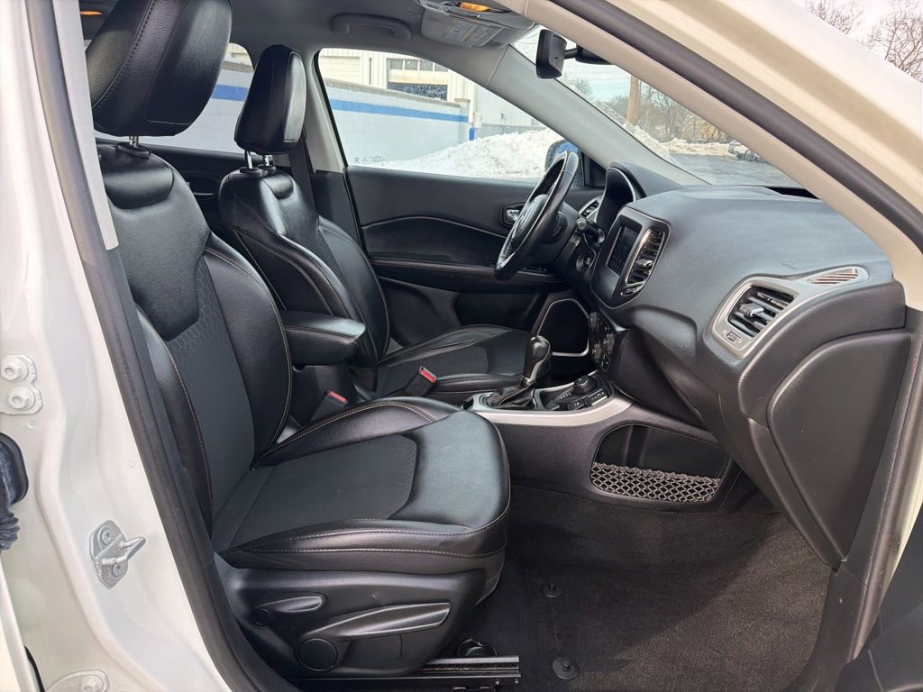 Used 2019 Jeep Compass Latitude w/ Popular Equipment Group image 24