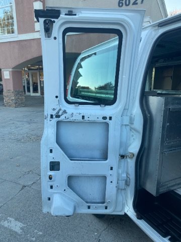 Used 2015 Chevrolet Express 2500 RWD image 8
