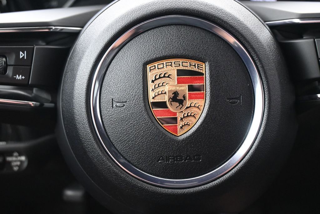 Used 2025 Porsche Macan AWD/4WD image 23