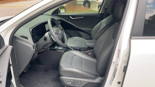 Used 2023 Kia Niro Wave w/ Wave Preserve Package FWD image 5