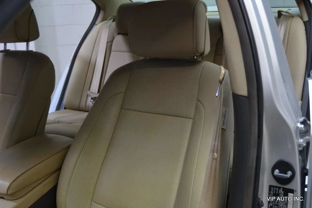 Used 2010 Hyundai Genesis 4.6 RWD image 13
