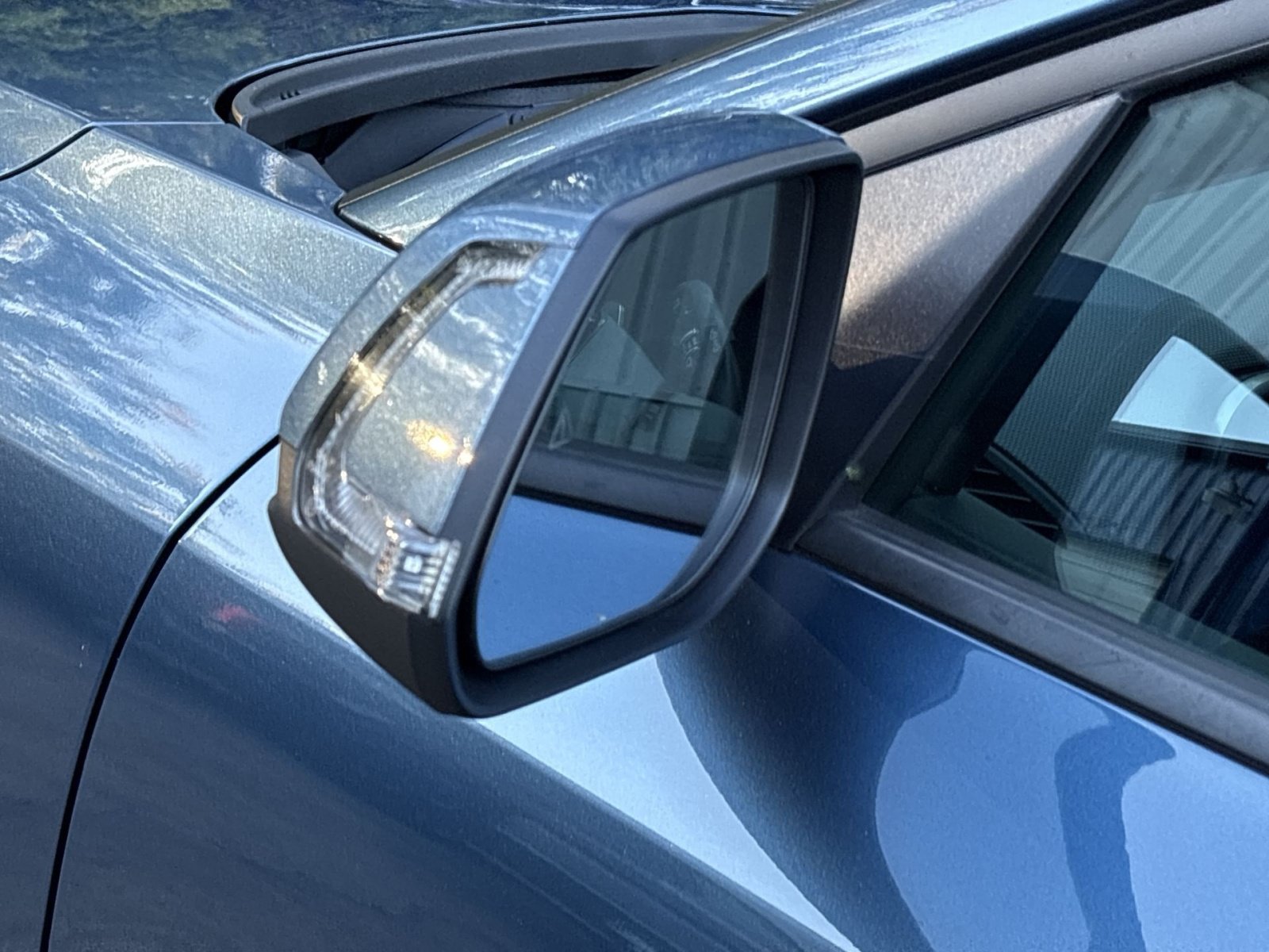 Used 2025 Kia Niro EX FWD image 14